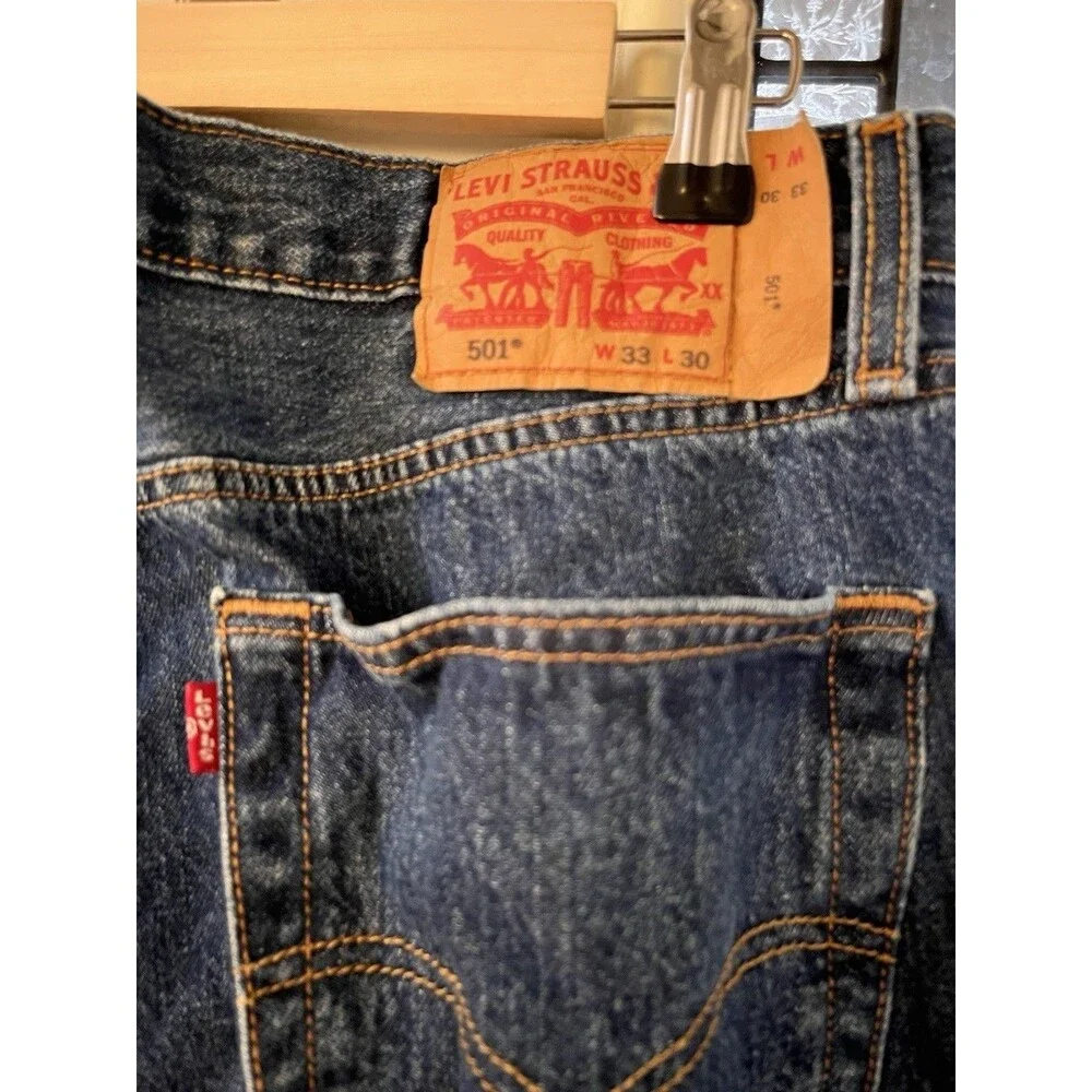 Levis 501 Men’s Original Fit Jeans Straight Leg Button Fly 33x30 Blue Timeless